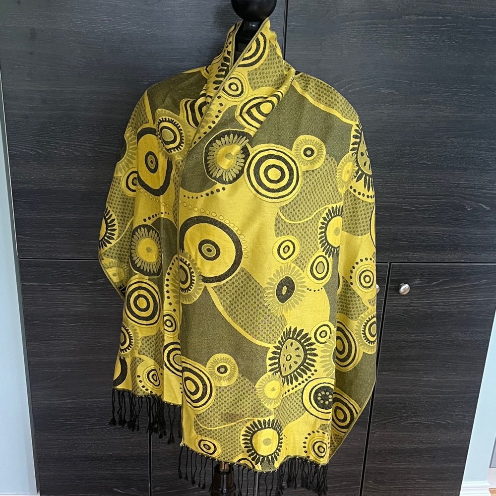 EUC Pashmina Cashmere Blend Yellow & Black Funky Pattern w Fringe